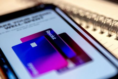 Revolut Weighs Buying American Bank to Speed Expansion